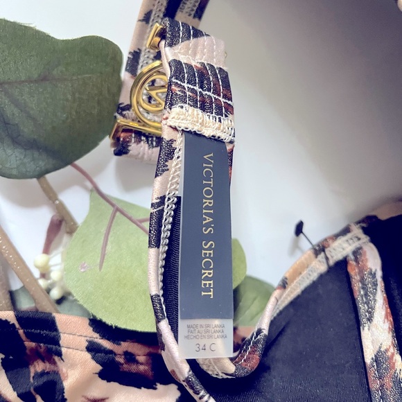 Victoria’s Secret Two Piece Leopard Bikini Set - Picture 3 of 4